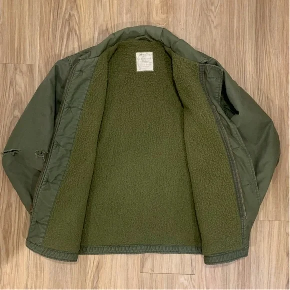 TRUE VINTAGE 1970s US Navy A-2 deck jacket - Picture 5 of 11